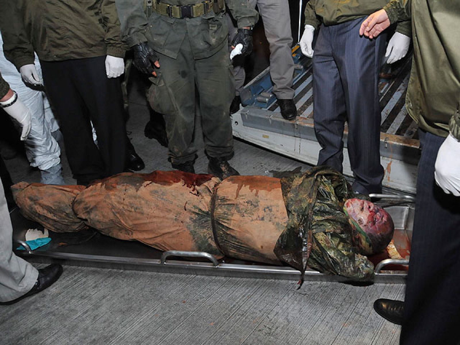 El segundo hombre al mando y jefe militar de las FARC, conocido con el alias de "Mono Jojoy",  ha muerto este jueves junto a otros 20 combatientes en un bombardeo en el sur de Colombia,