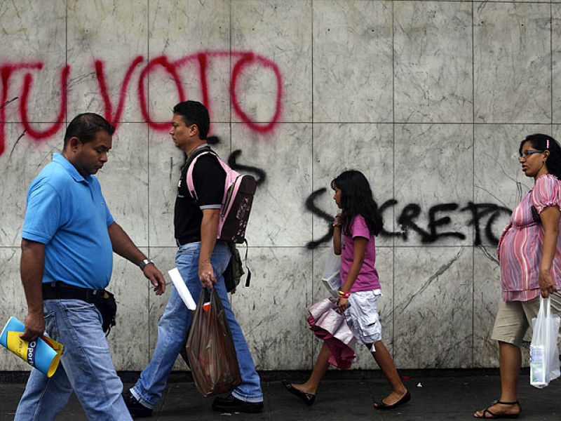 Se celebran elecciones legislativas en Venezuela 