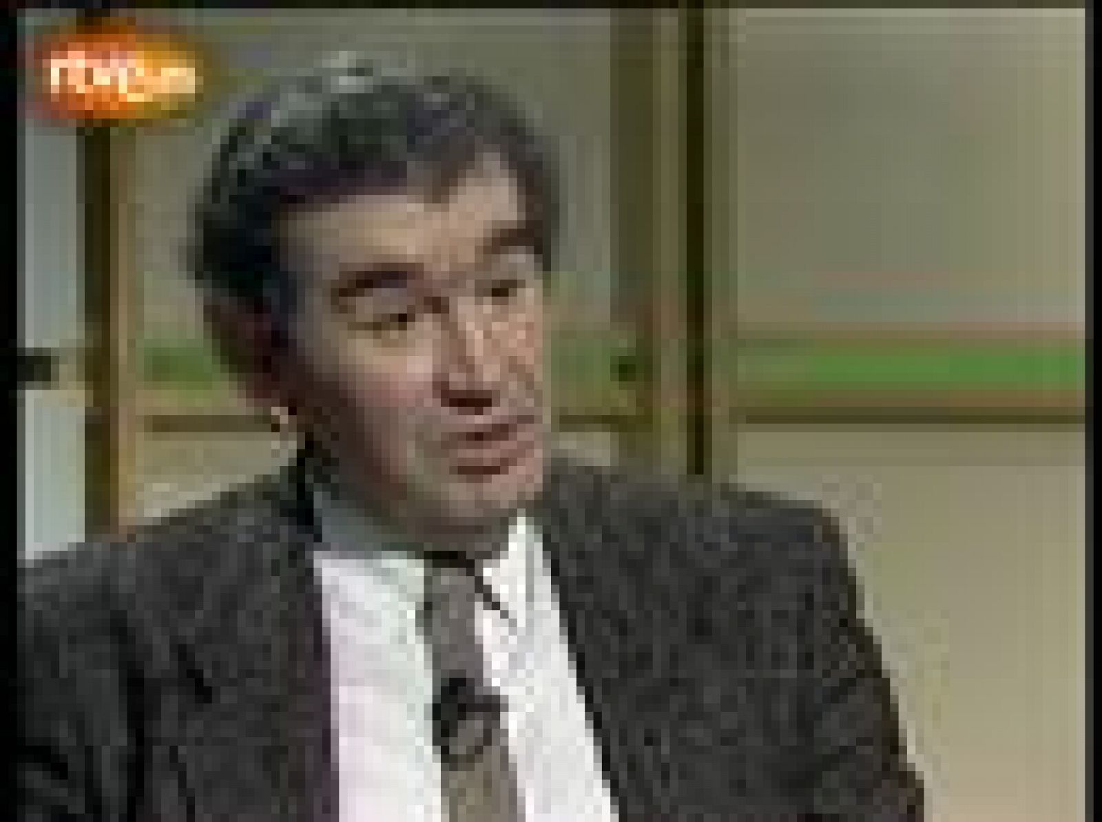 Entre líneas - Antonio Gamoneda - Programas y Concursos en el Archivo de RTVE | Ver