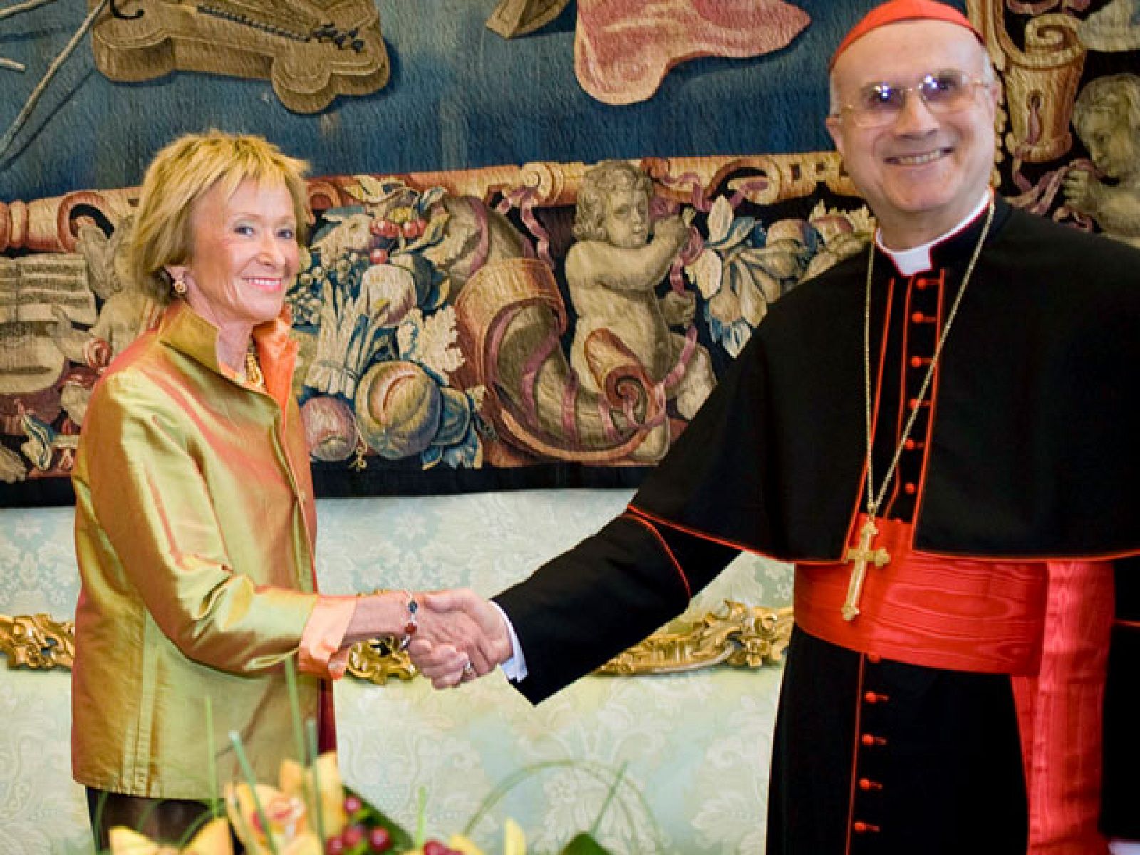 José Luis Rodríguez Zapatero se reunirá con el Papa el 7 de noviembre en Barcelona, durante la visita de Benedicto XVI a la ciudad condal. Lo ha confirmado la vicepresidenta Teresa Fernández De la Vega después de reunirse en el Vaticano con el cardenal Bertone.