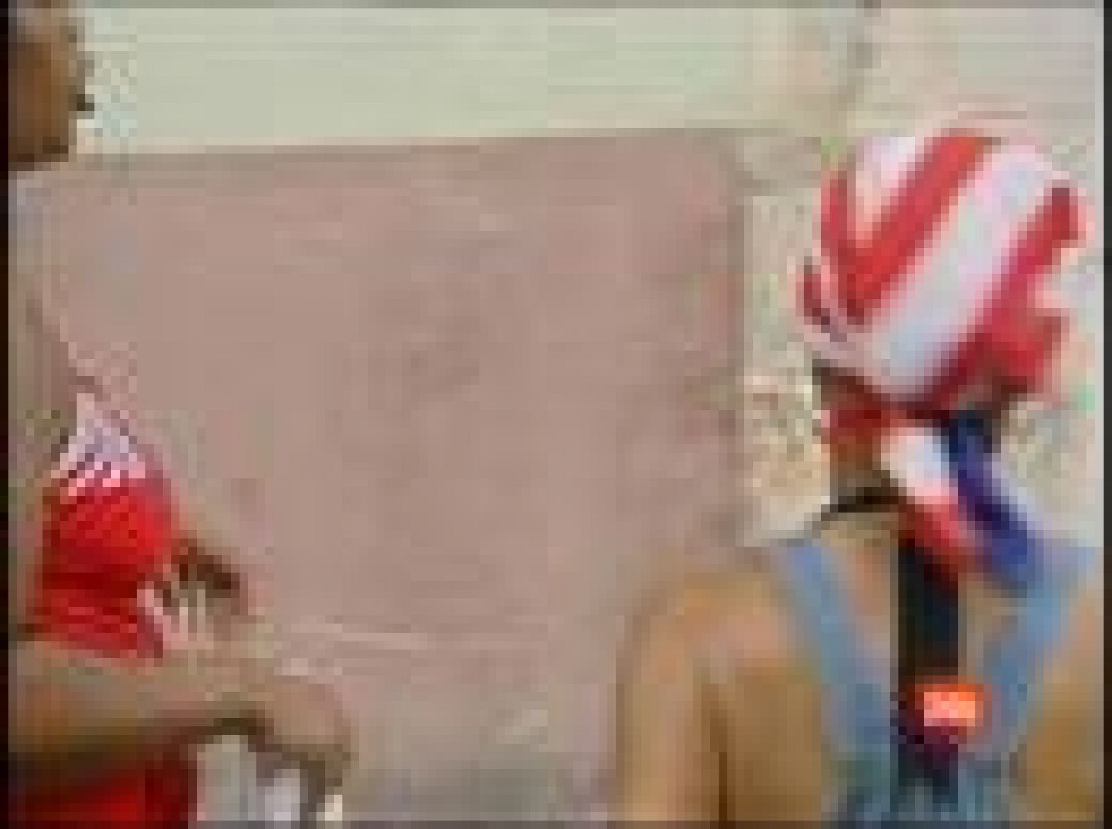 El ex presidente cubano creó hace 50 años los Comités de Defensa de la Revolución, formados por casi ocho millones de cubanos convertidos en las calles en vigilantes de la revolución (28/09/2010).