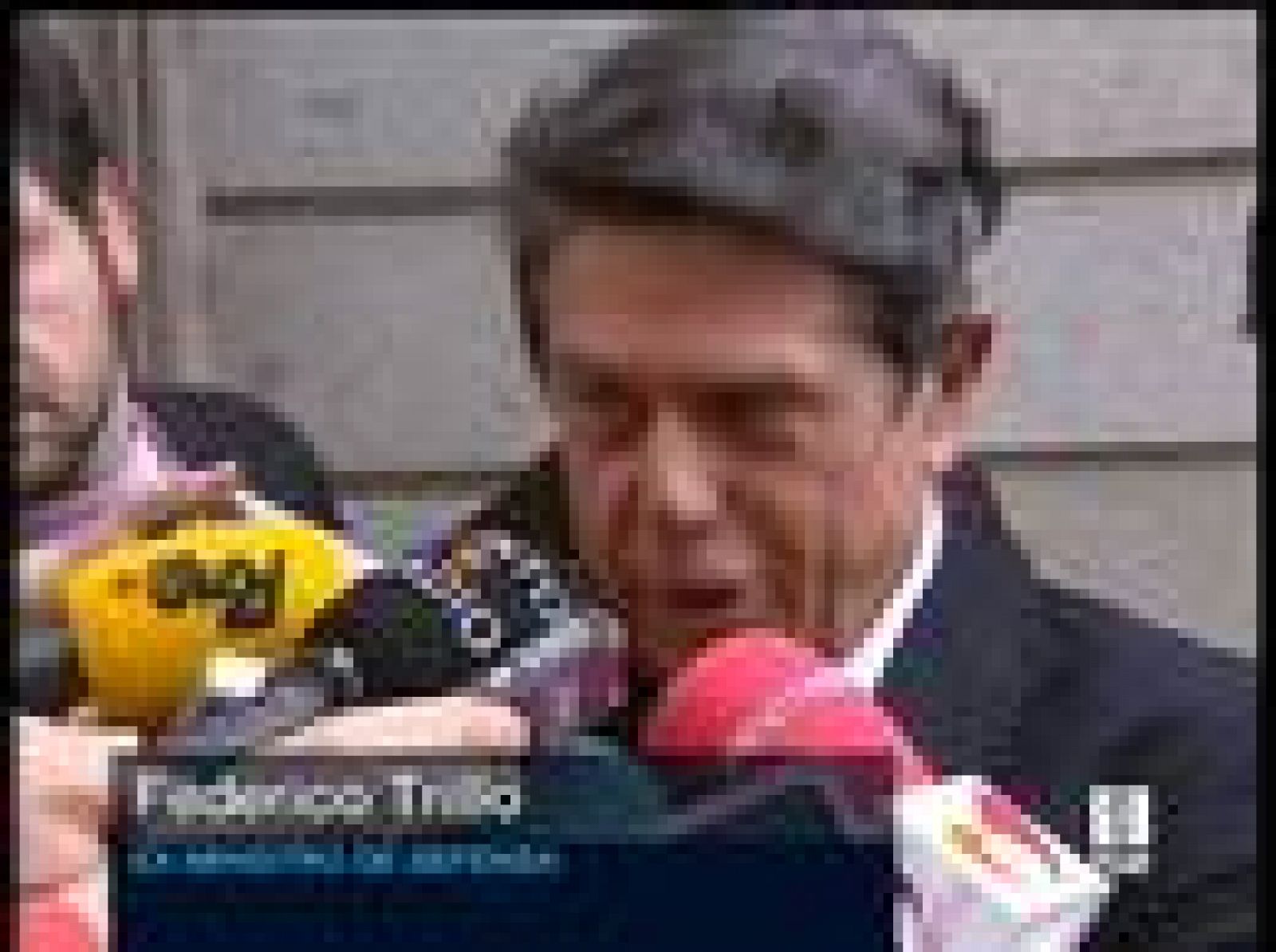 El ex ministro de Defensa, Federico Trillo, ha acusado a su sucesor en el cargo, José Bono, de utilizar el cargo políticamente.  