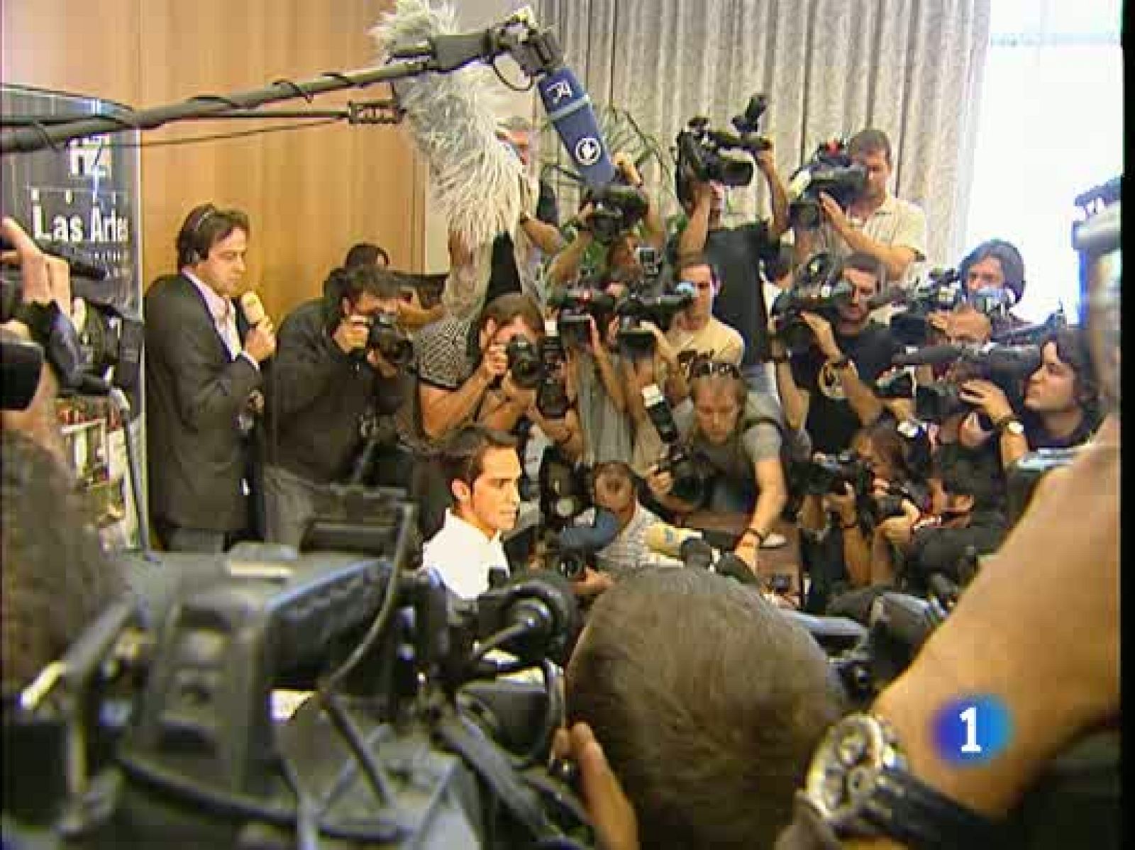 Alberto Contador defendió su inocencia ante los medios y posteriormente en exclusiva para TVE, después de conocerse que dio positivo el 21 de julio por una mínima cantidad de clembuterol