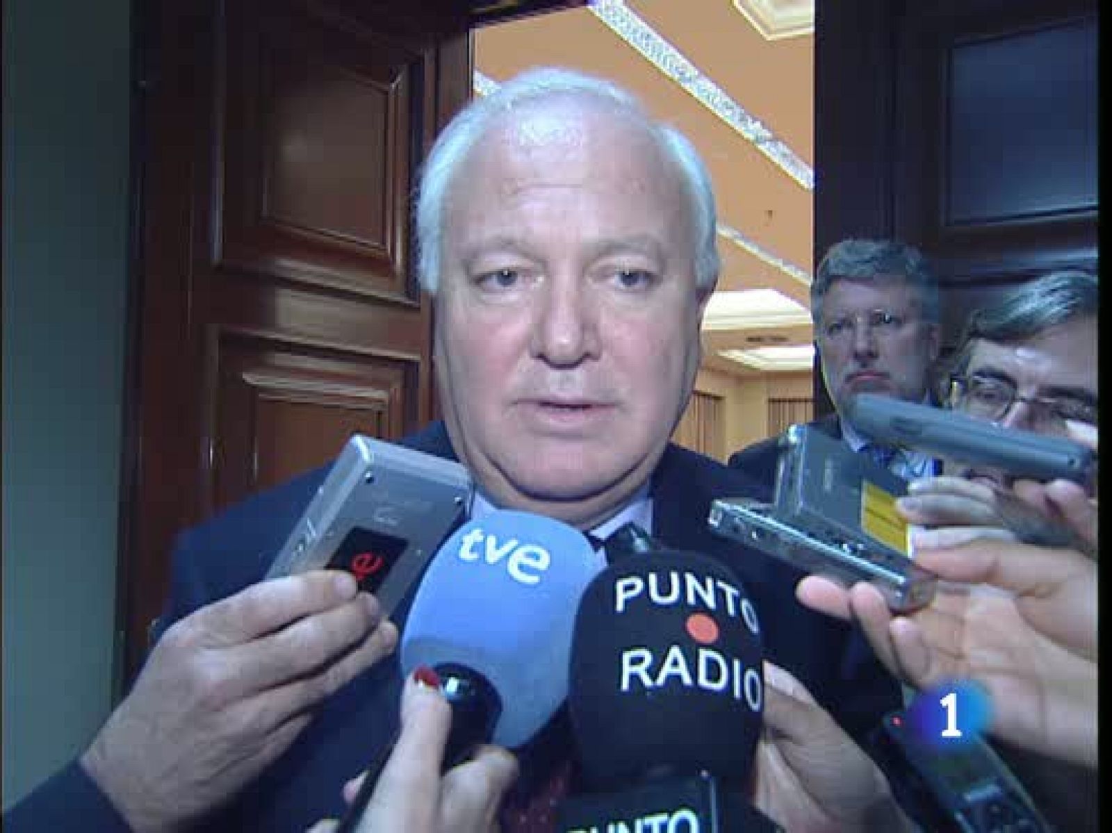 El ministro de Asuntos Exteriores ha dicho que España va a mobilizar todo su arsenal diplomático para que la revuelta acabe.