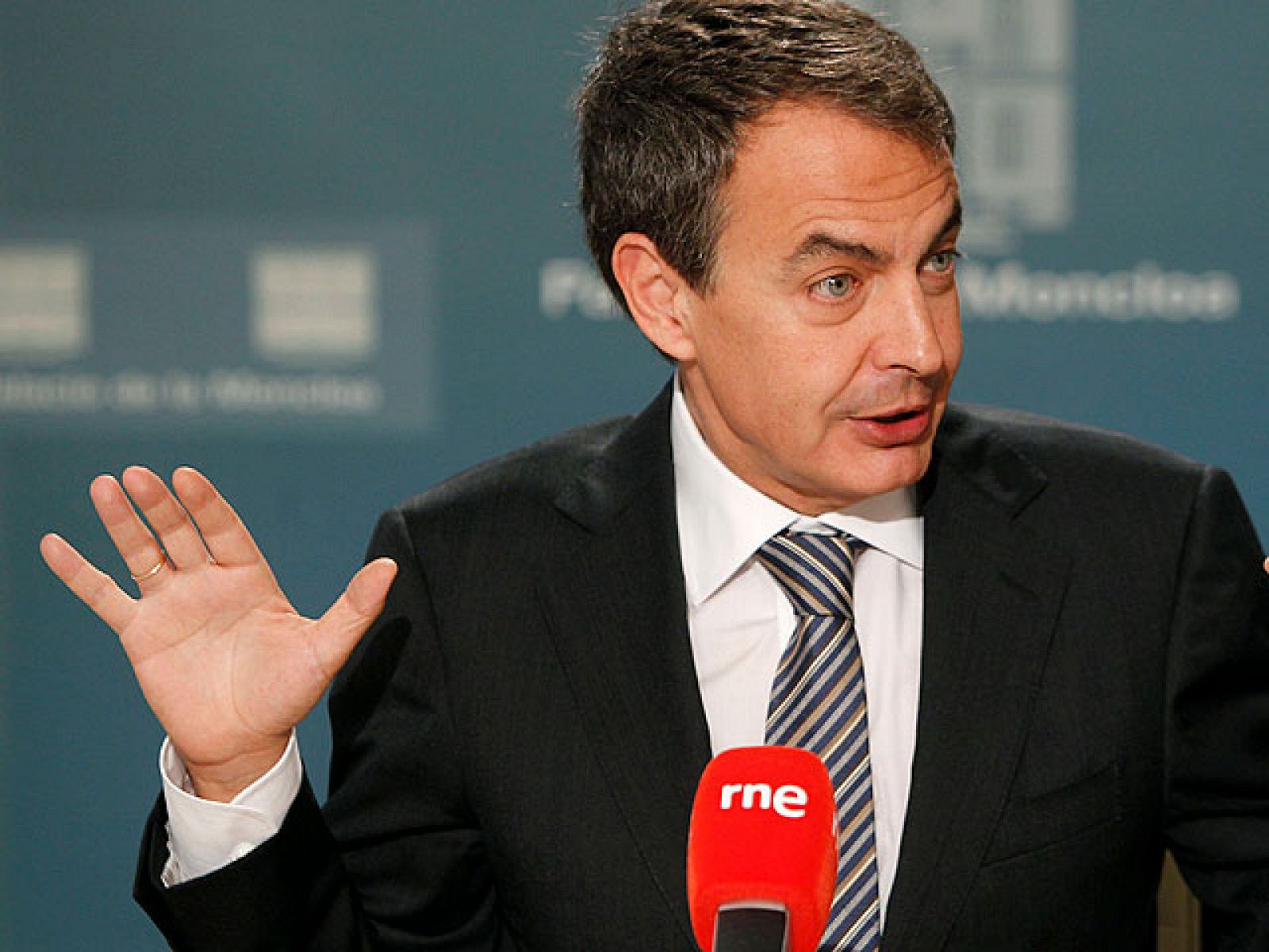 Zapatero: "Debo reivindicar el derecho a la intimidad"