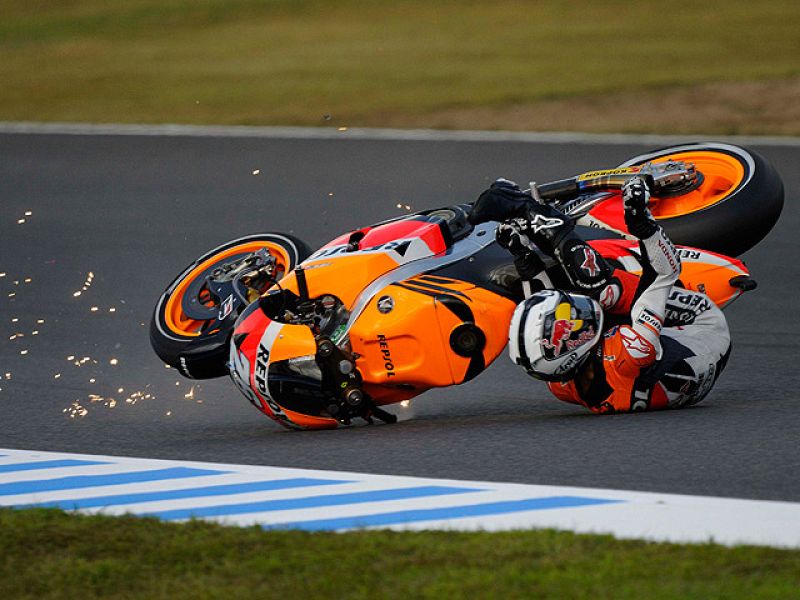 Pedrosa se fractura la clavícula