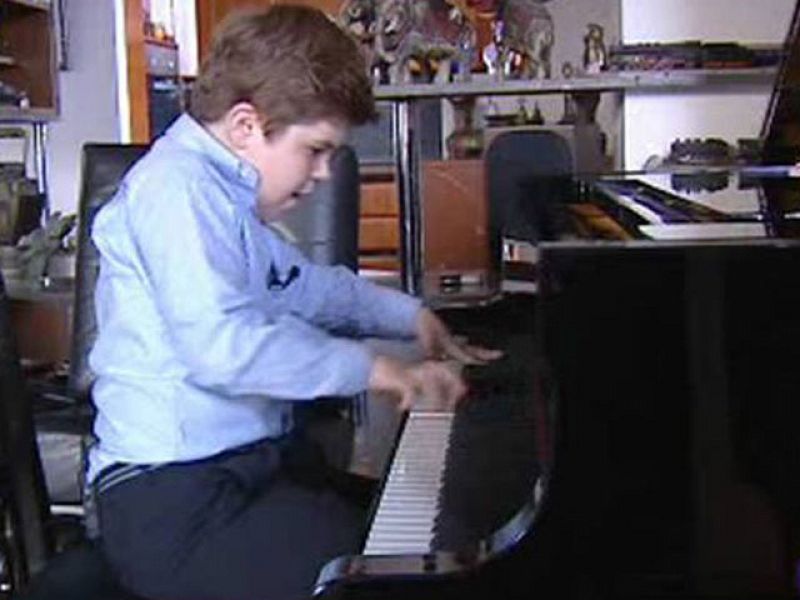 Michael Andreas Haeringer, 9 años: "Me gusta tocar el piano, me hace feliz"