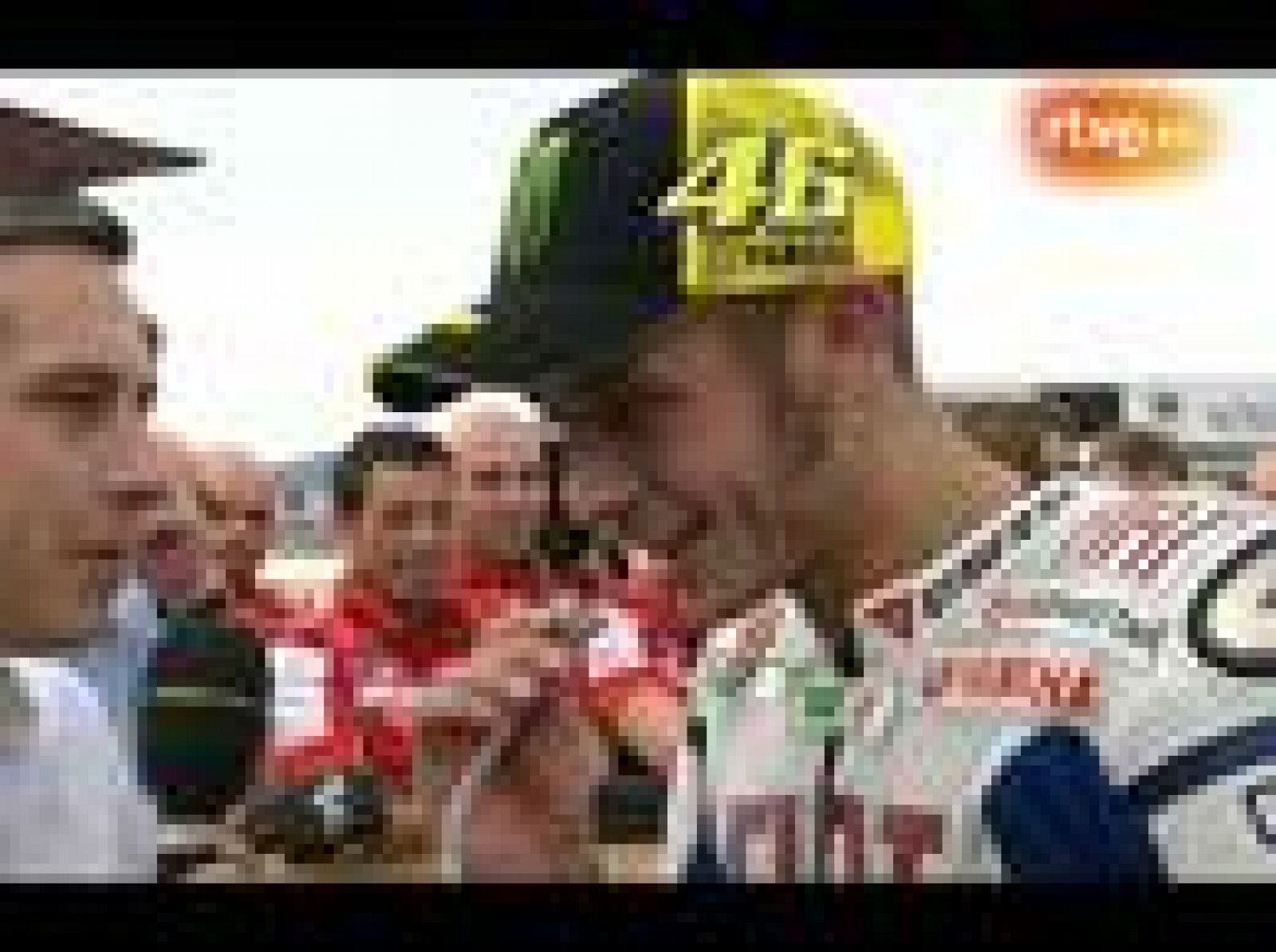 Valentino Rossi califica su tercer puesto en Motegi como "muy importante" y reconoce que ha sufrido con Jorge Lorenzo.