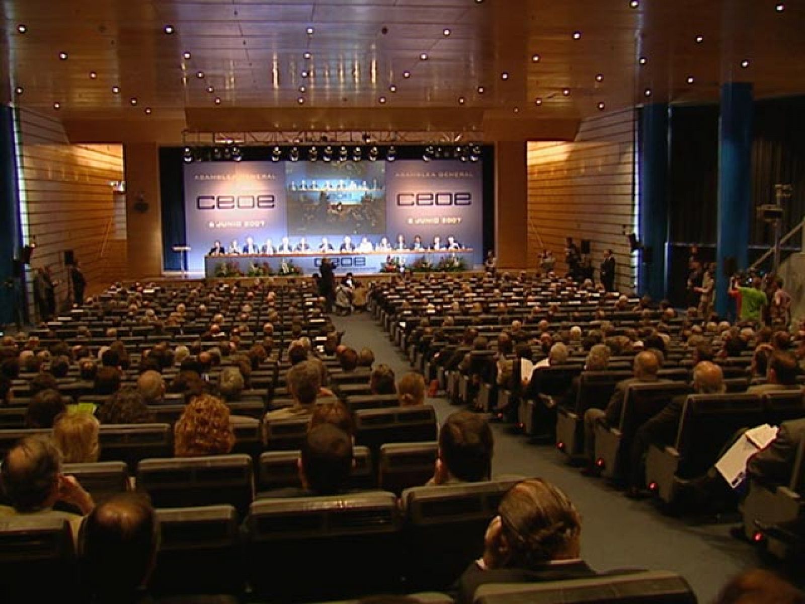 Algunos vicepresidentes de la CEOE cuestionan el liderazgo de Gerardo Díaz Ferrán | Ver