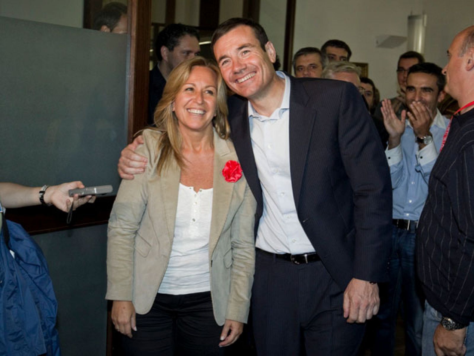 Telediario 2 en cuatro minutos - 04/10/10 | Ver