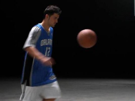  - Villa y Howard cambio de camiseta