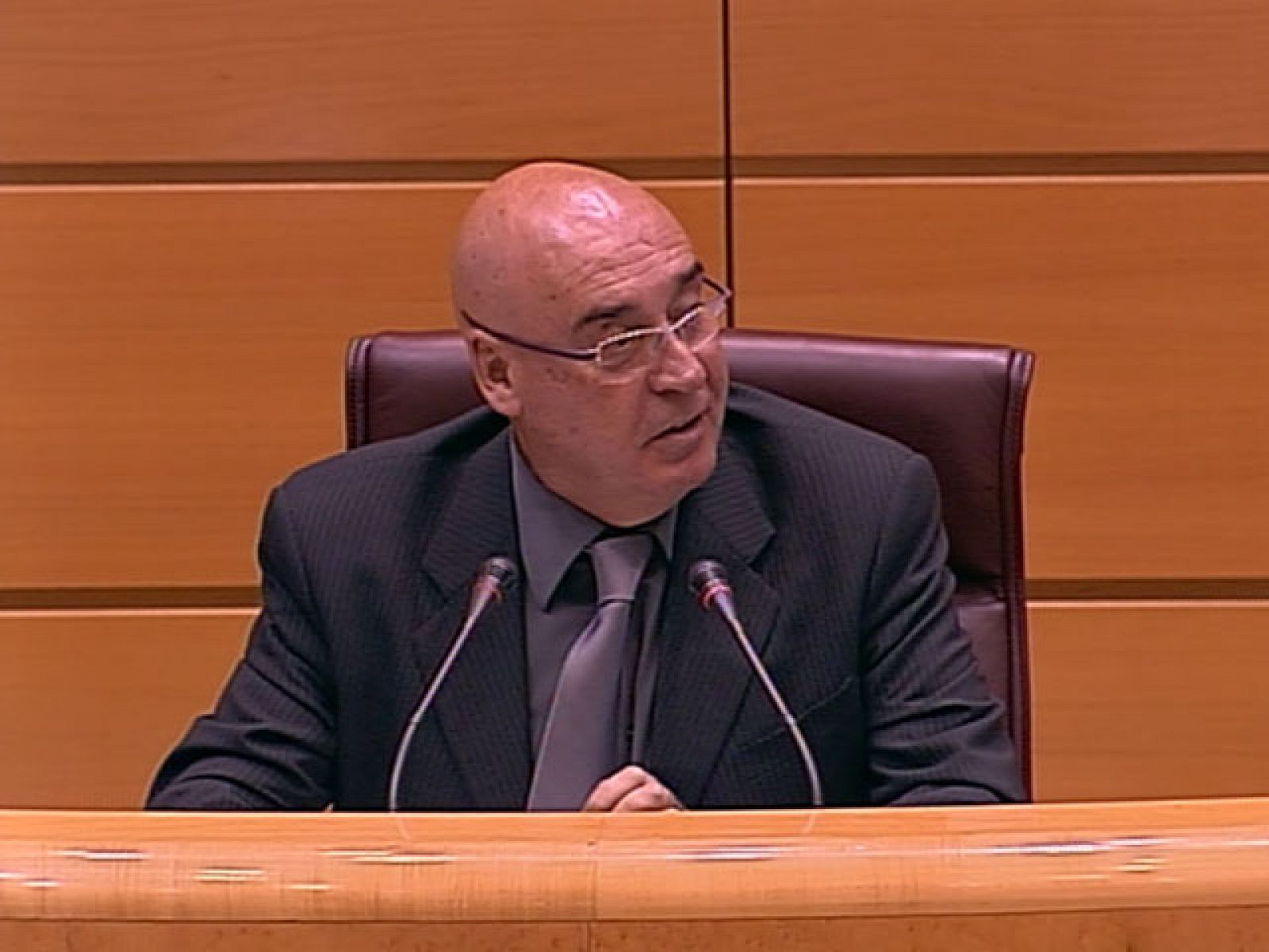 Javier Rojo llama la atención a Moratinos en la sesión de control en el Senado | Ver