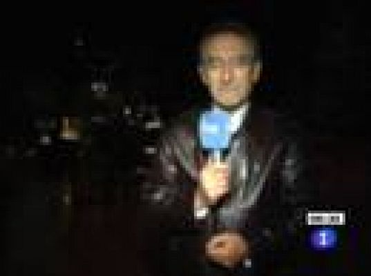  - Hungría lucha contra el lodo rojo