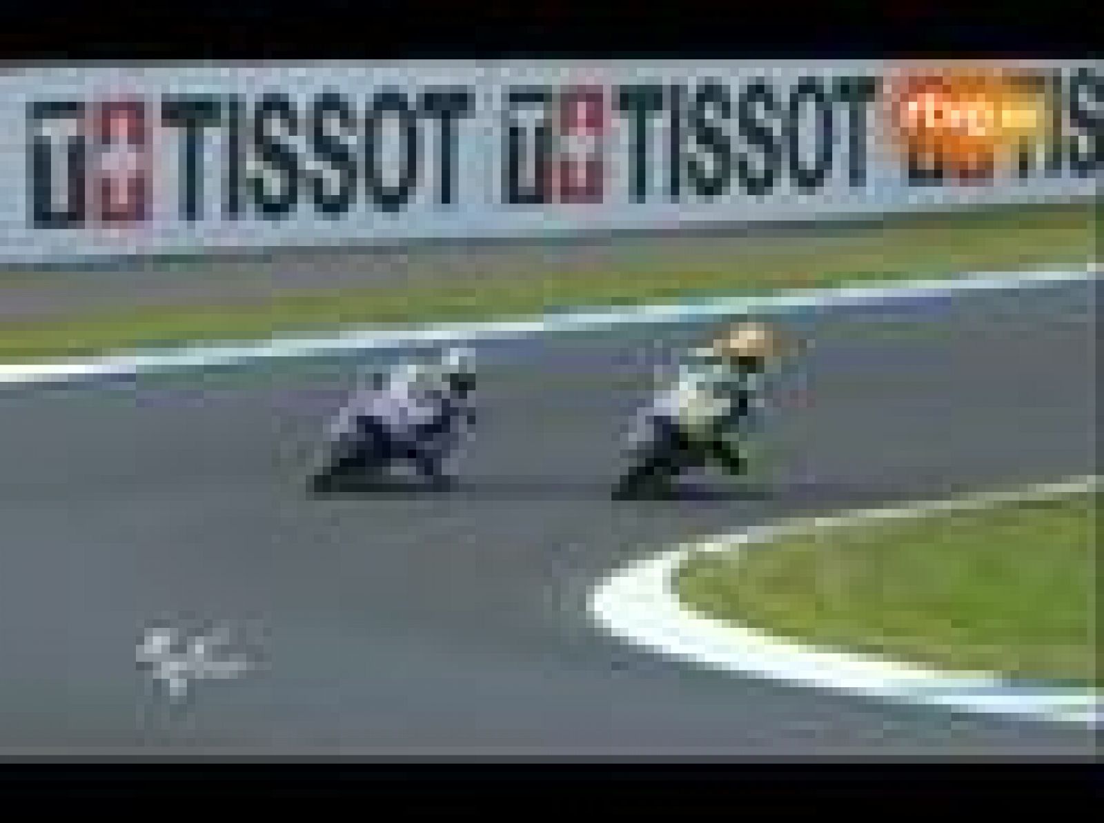 Así vivieron los comentaristas de diferentes televisiones europeas el duelo Rossi-Lorenzo de Motegi.