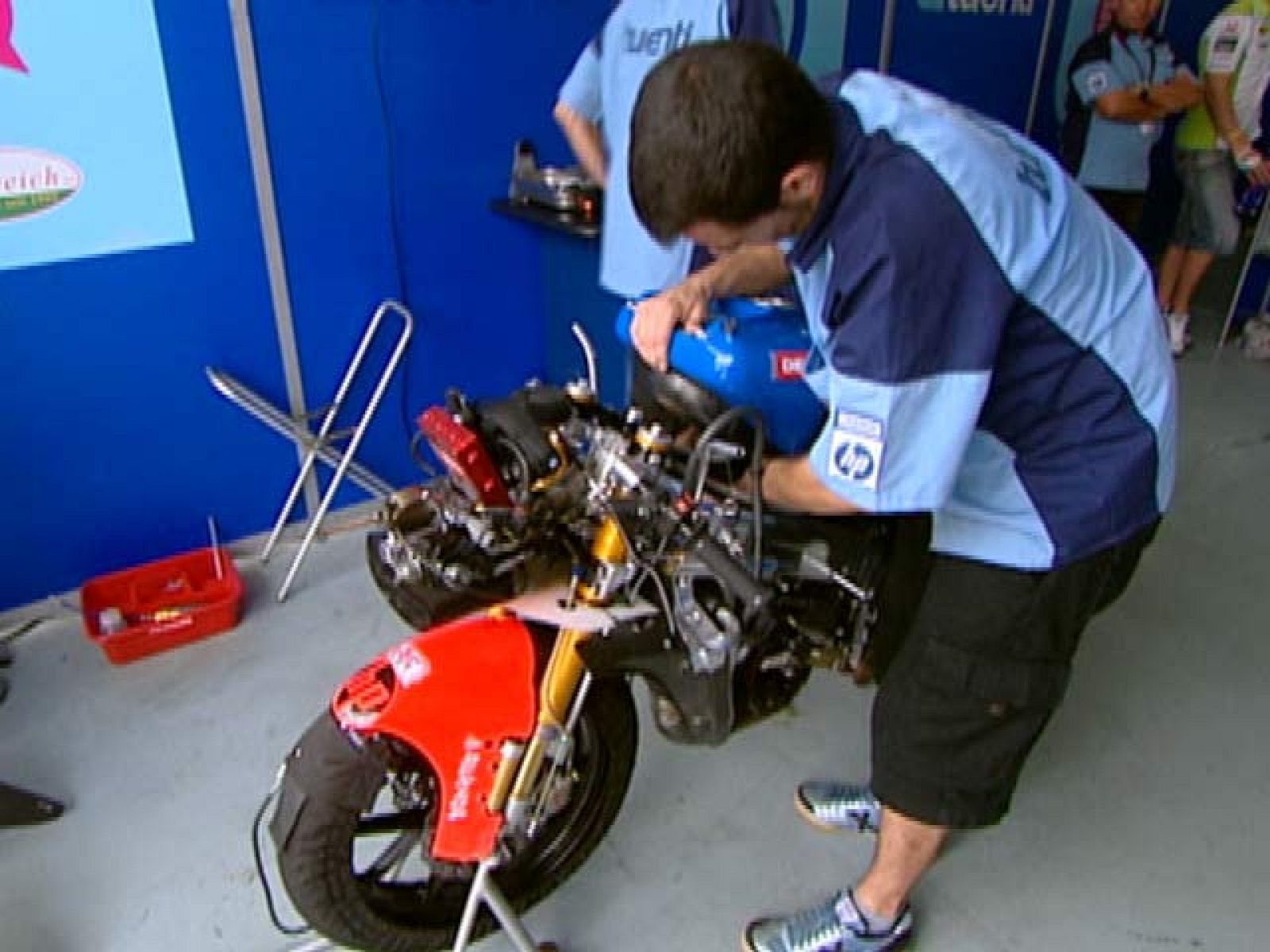 Conoce a los jefes mecánicos de Pol Espargaró, Marc Márquez y Nico Terol, los tres pilotos de 125cc que se disputan el liderato del mundial.