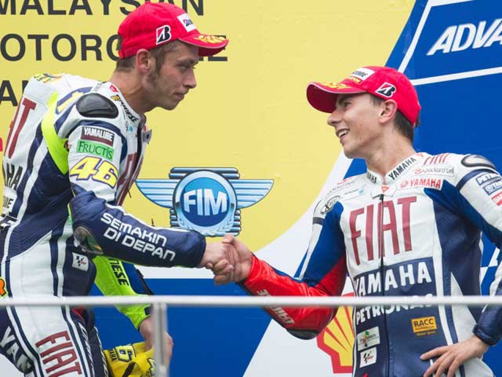 Jorge Lorenzo, tercero en Sepang, ha celebrado con todo el equipo su primer título mundial de MotoGP.