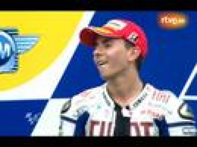Jorge Lorenzo, tercero en Sepang, ha celebrado con todo el equipo su primer título mundial de MotoGP.