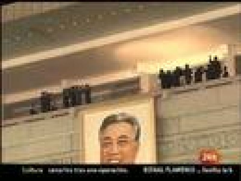 Corea del Norte consagra a su próximo líder con un desfile militar