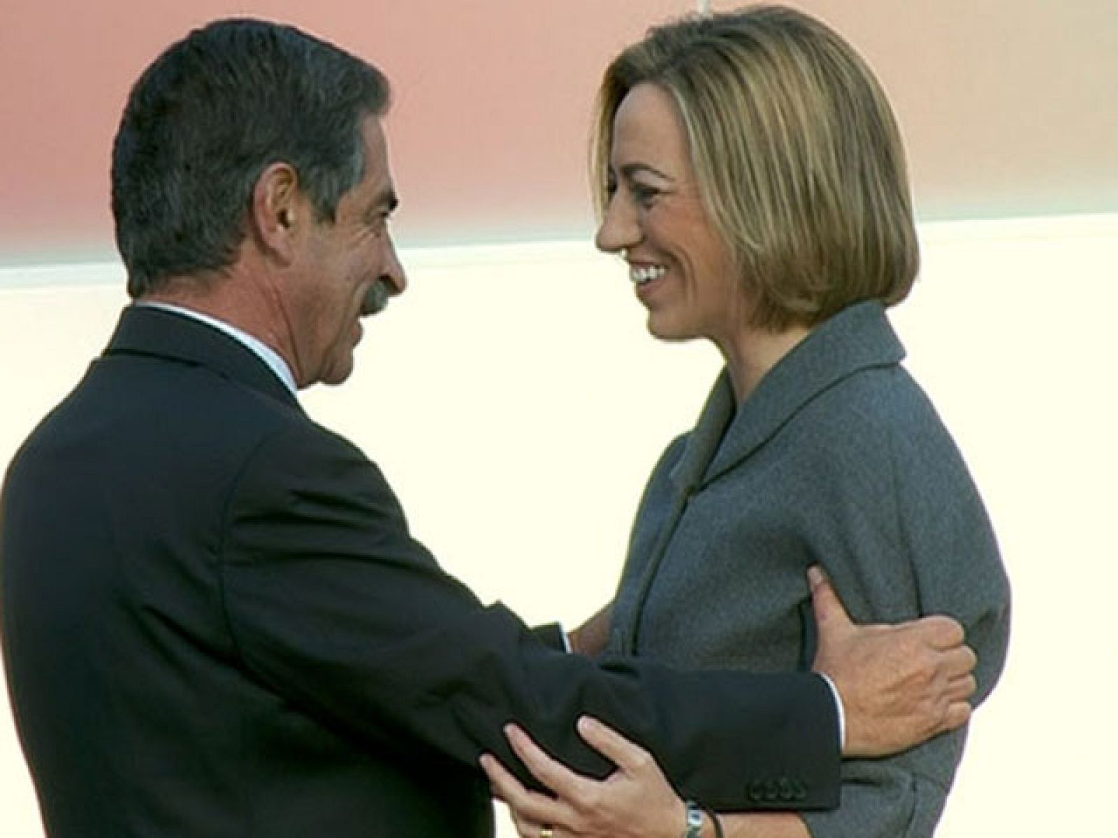 Chacón defiende que las tropas españolas en Afganistán trabajan "por la seguridad de todos" | Ver