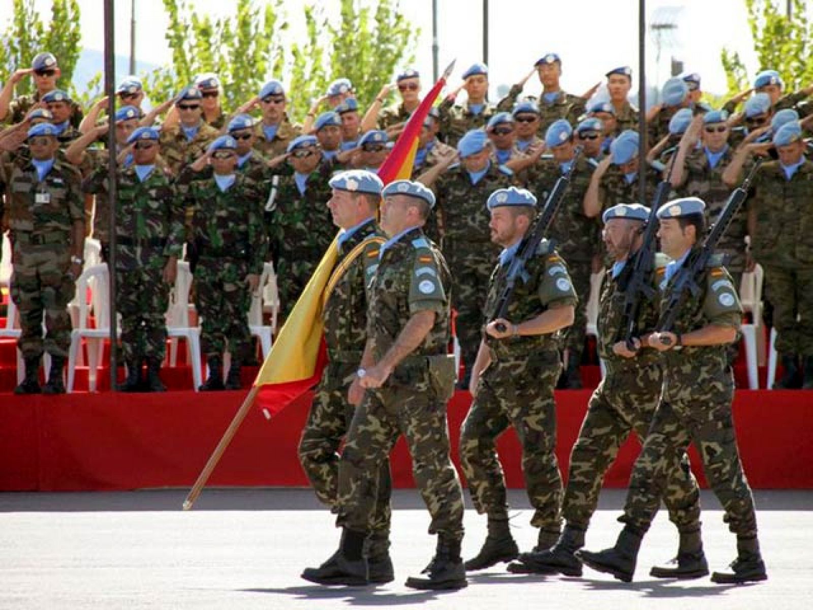 Telediario 2 en cuatro minutos - 12/10/10 | Ver