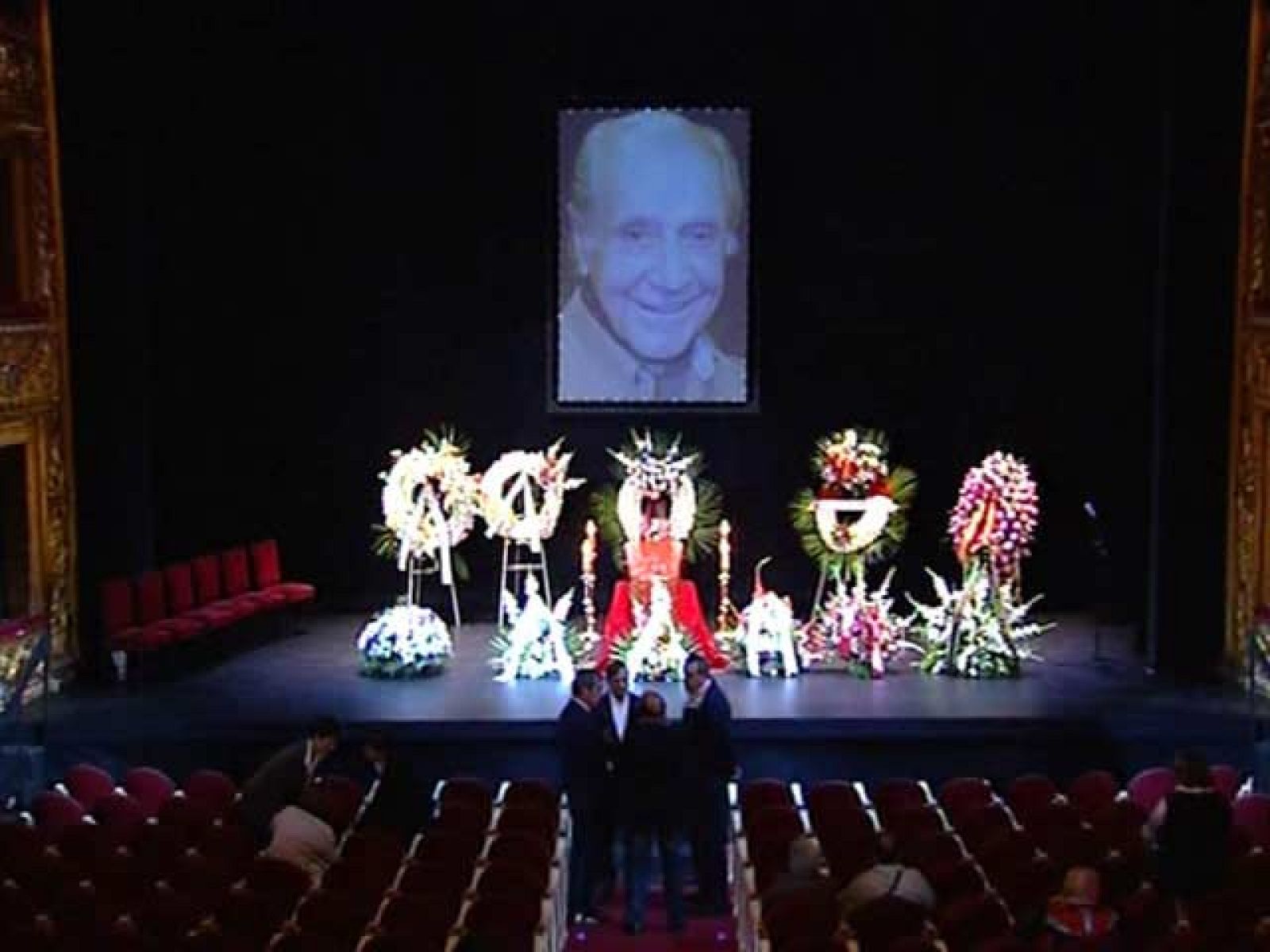 Numerosas muestras de cariño en la capilla ardiente de Manuel Alexandr