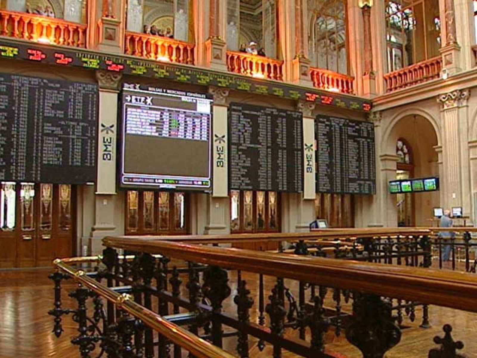 El Ibex 35 sube un 2,05% y cierra en los 10.866,10 puntos | Ver