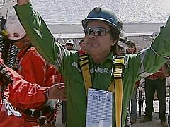 Pablo Rojas, decimonoveno minero que sale a la superficie