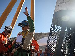 Samuel Ávalos es el vigésimo segundo minero en salir