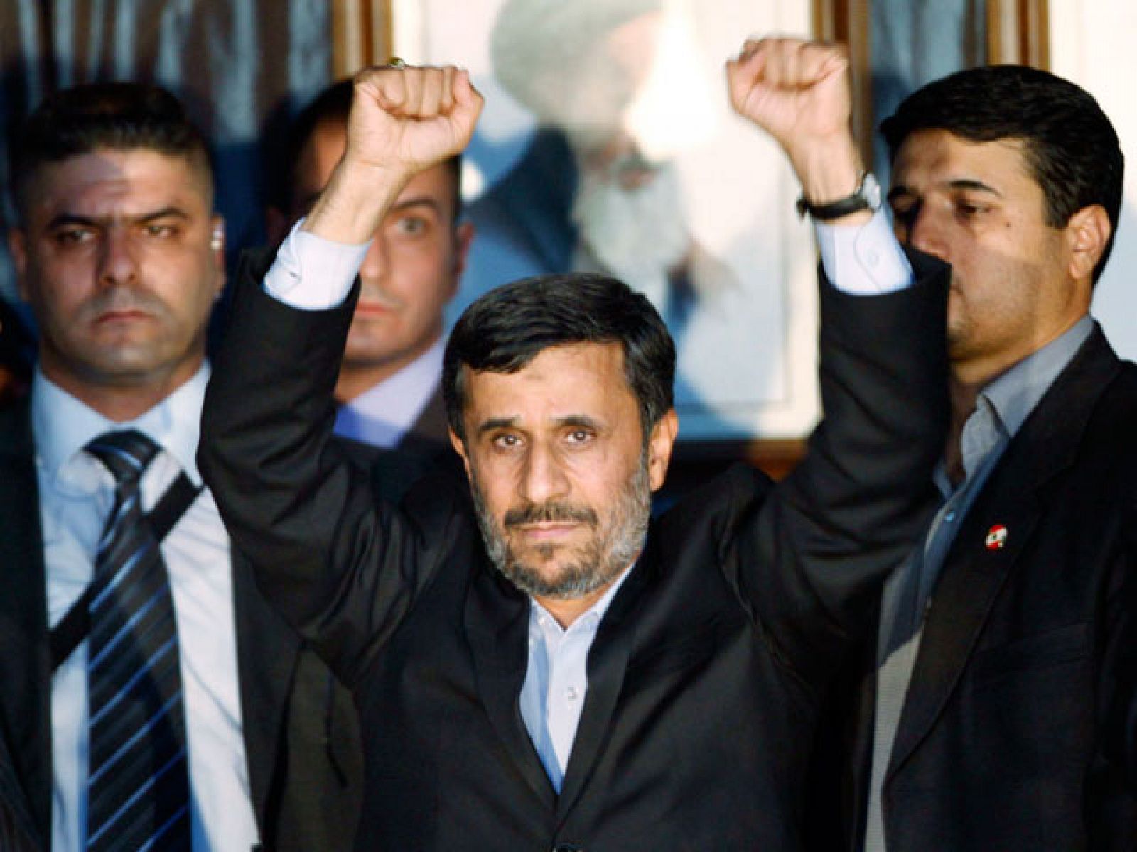 Sin programa: Mahmud Ahmadineyad visita Líbano | RTVE Play