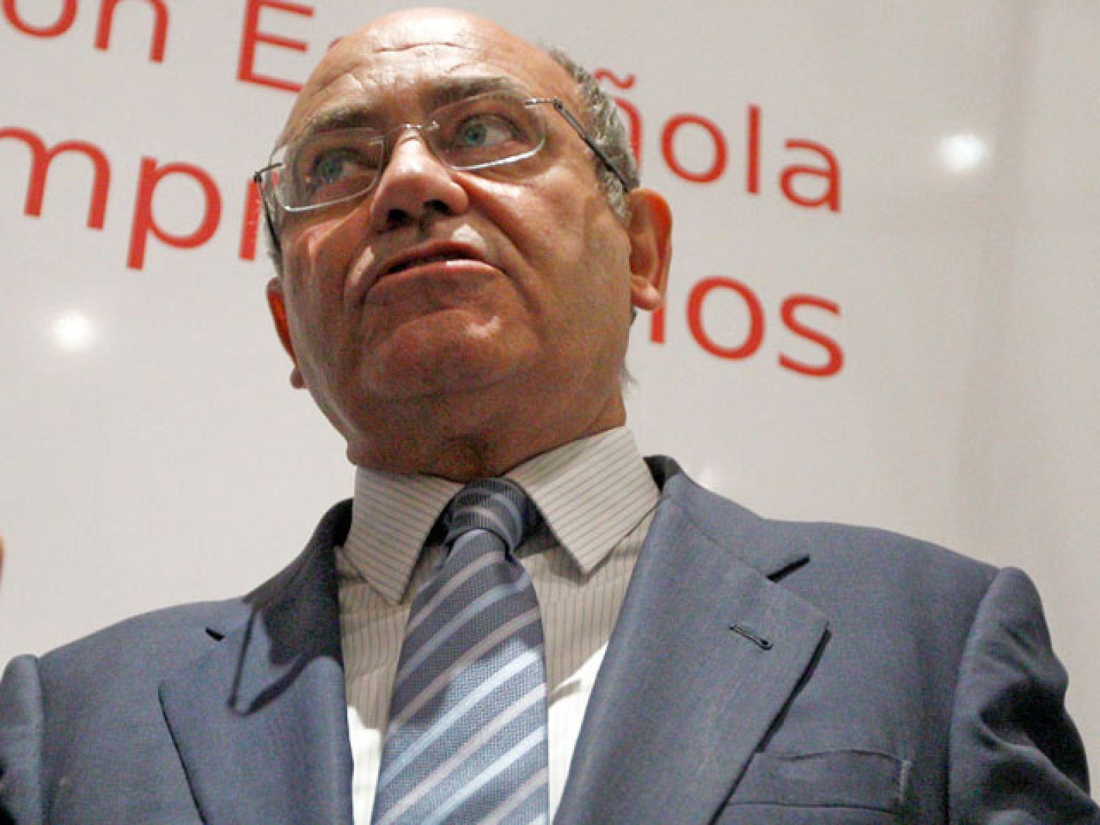 El presidente de la CEOE, Gerardo Díaz Ferrán, partidario de trabajar más por menos sueldo | Ver