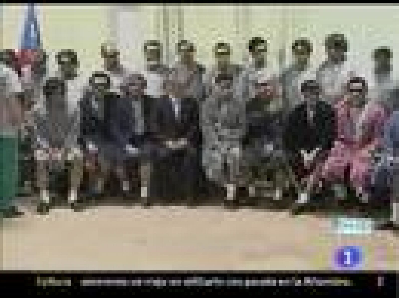 Telediario matinal en cuatro minutos - 15/10/10 | Ver