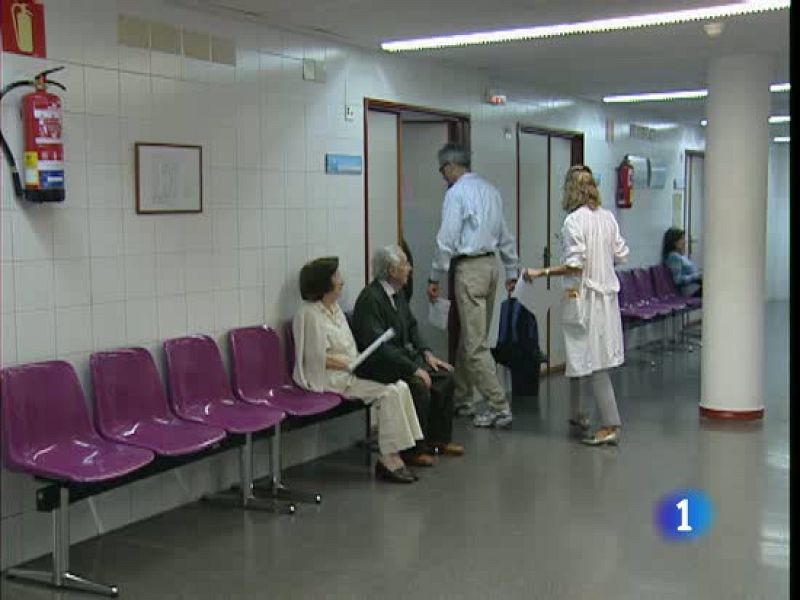 Ya lo hace la comunidad de Madrid y ahora es Cataluña la que quiere incentivar con dinero a los médicos de familia que den menos bajas laborales. Los sindicatos médicos critican esta fomra de frenar el fraude a la seguridad social. 