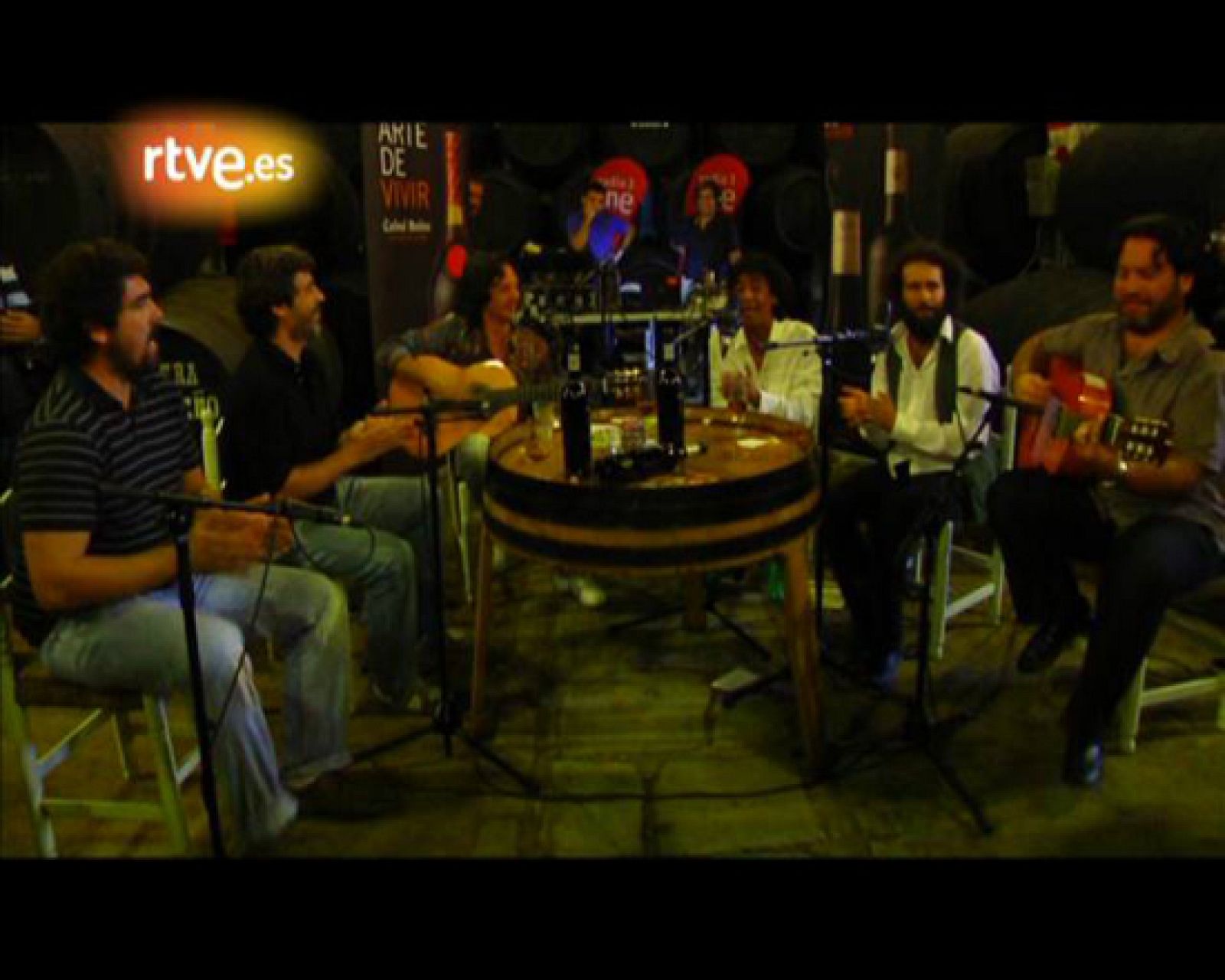 Sin programa: Delinqüentes y Tomasito cantan | RTVE Play