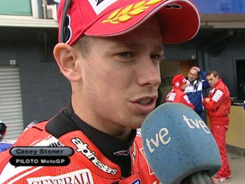 Casey Stoner, que ha conseguido la 'pole' del GP de Australia, cree que aún tiene que mejorar mucho de cara a la carrera.