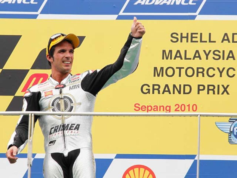El piloto español Toni Elías se convirtió en el primer campeón del mundo de la categoría de Moto2.