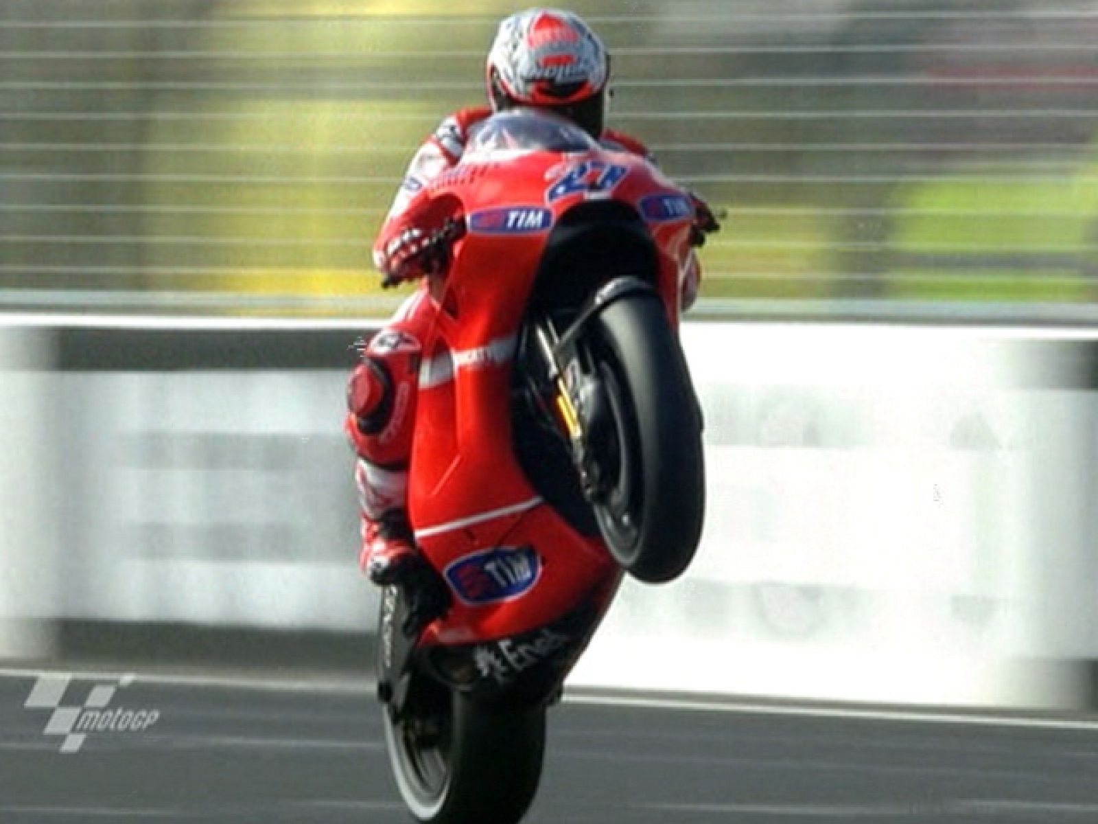 El australiano Casey Stoner (Ducati) se impuso en el gran premio de su país, en el circuito de Phillip Island, donde el español Jorge Lorenzo (Yamaha), campeón del mundo desde hace una semana, quedó segundo.