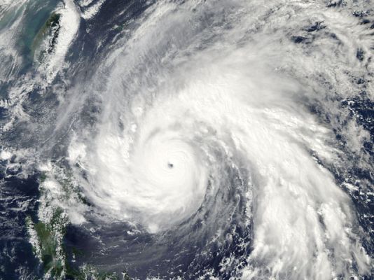  - El tifón 'Megi' llega a Filipinas