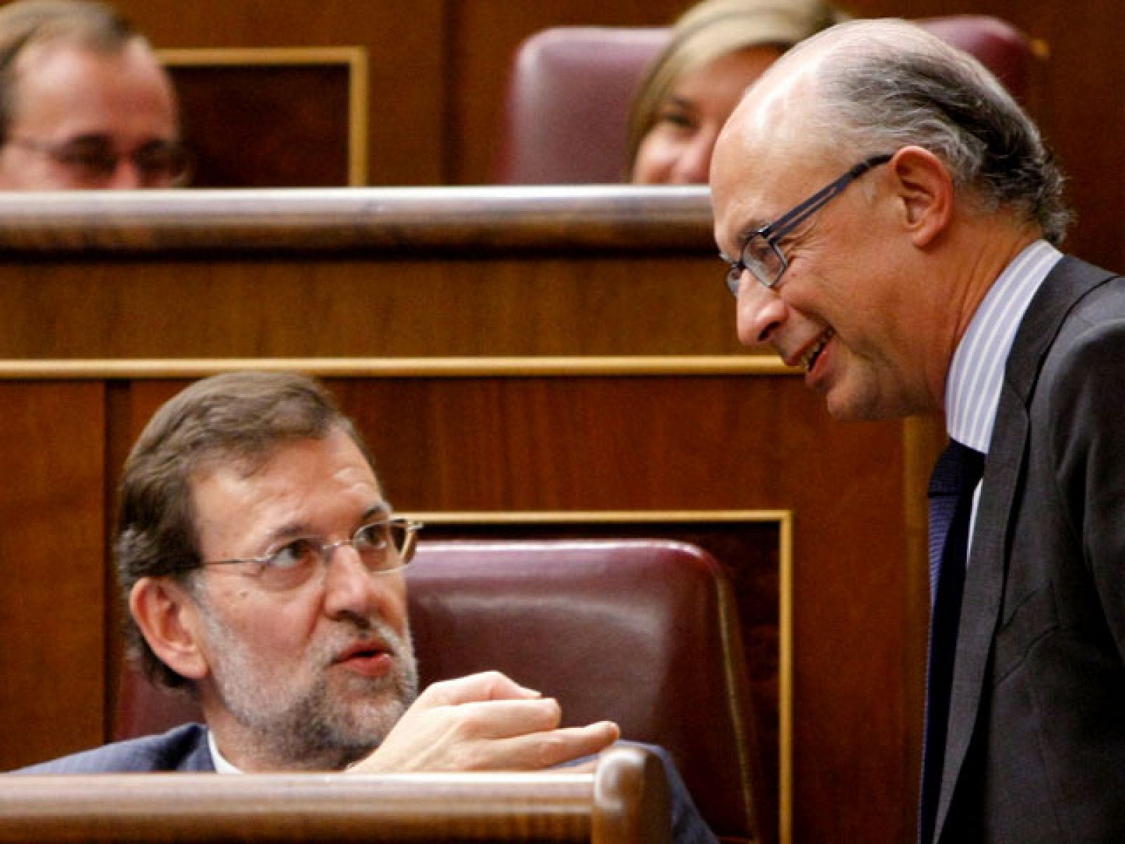 Telediario 2 en cuatro minutos - 19/10/10 | Ver