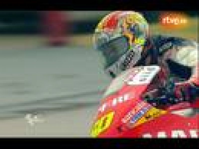 Julián Simón y Andrea Iannone luchan por conseguir el subcampeonato del Mundial de Moto2.