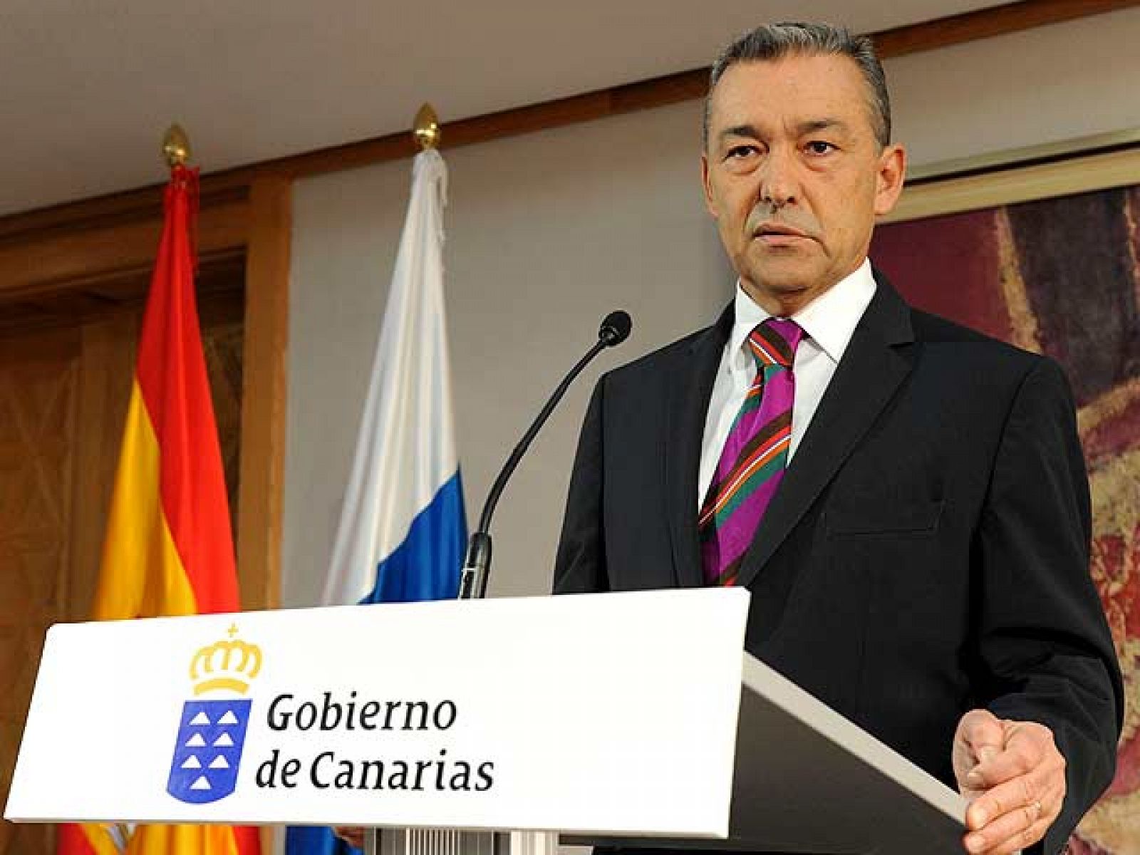 Rivero, dispuesto a acabar la legislatura como presidente de Canarias