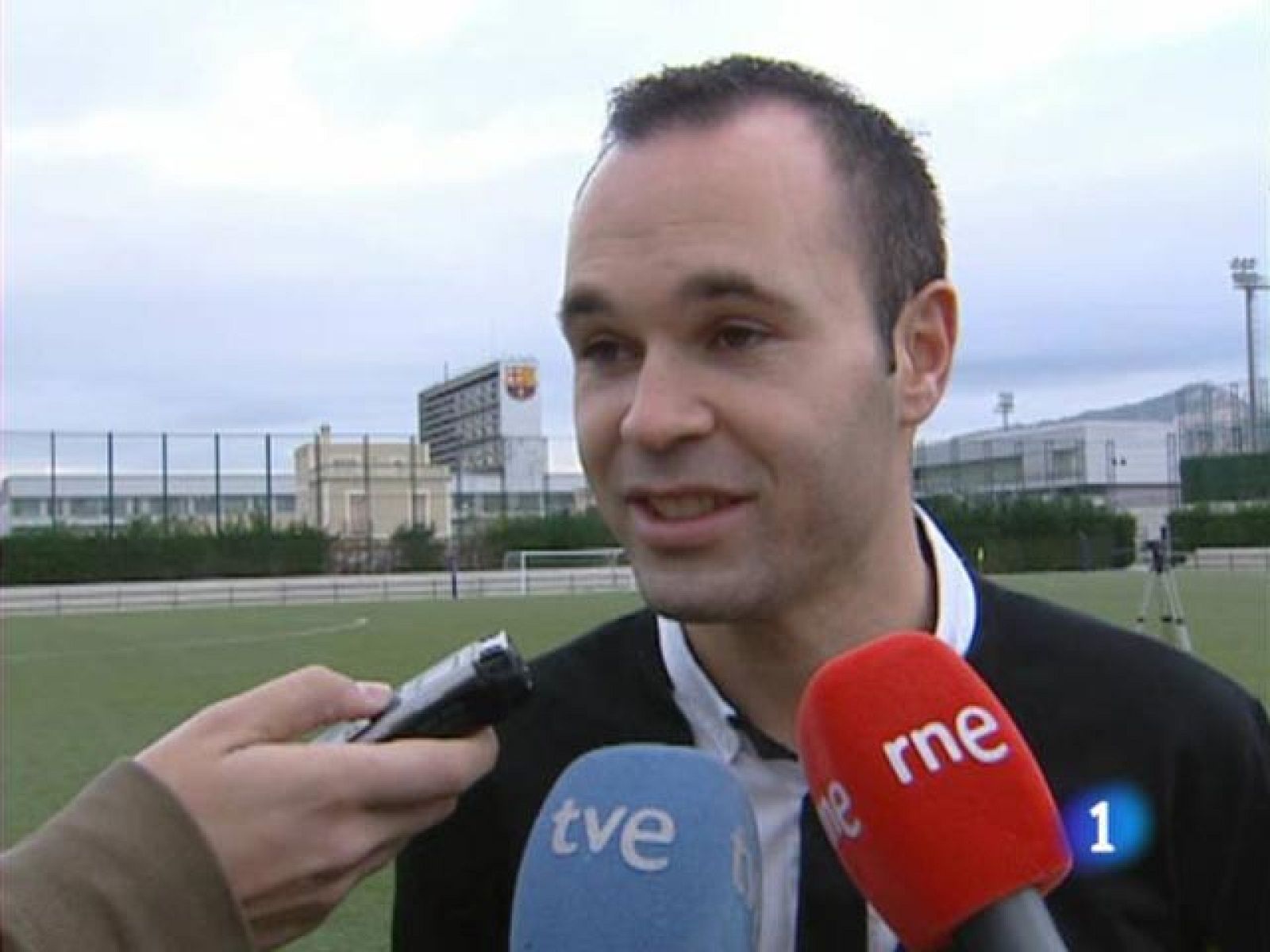 Iniesta, imagen solidaria de RNE | Ver