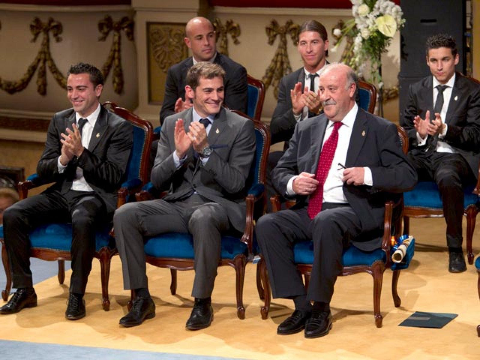 Telediario 2 en cuatro minutos - 22/10/10 | Ver