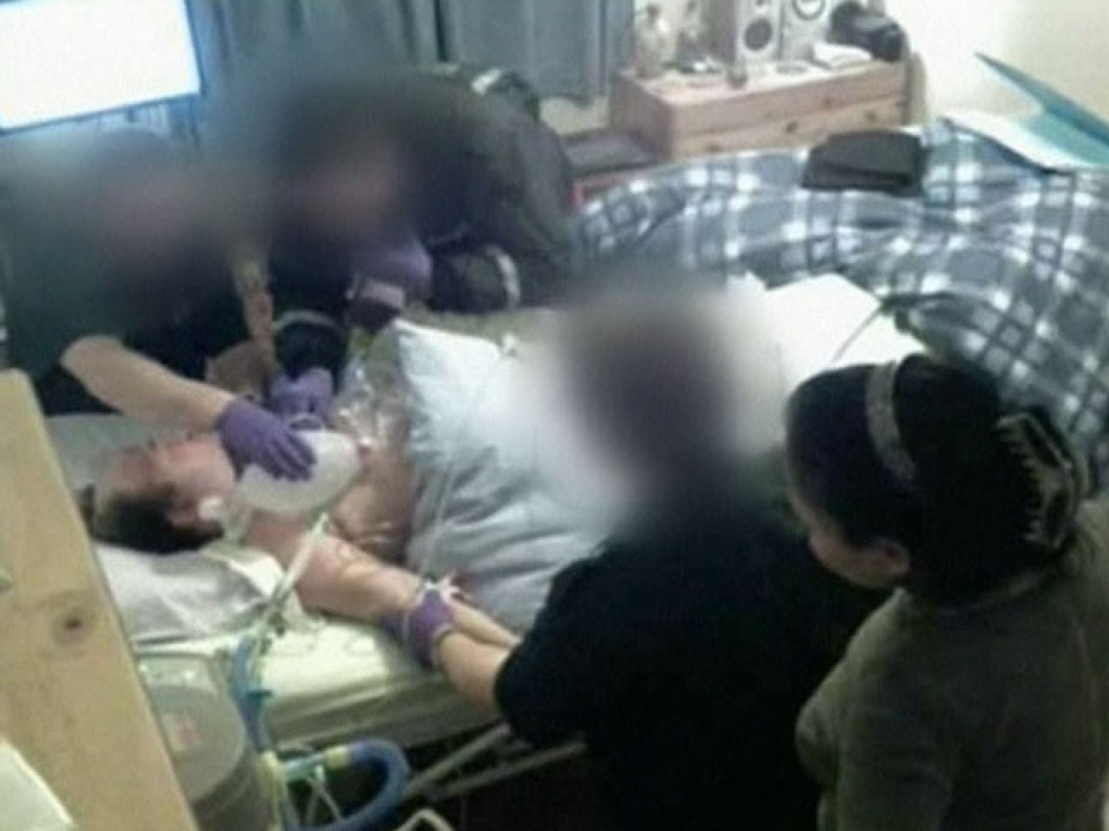 Un tetrapléjico sufre daños cerebrales después de que su enfermera apagara la ventilación asistida | Ver