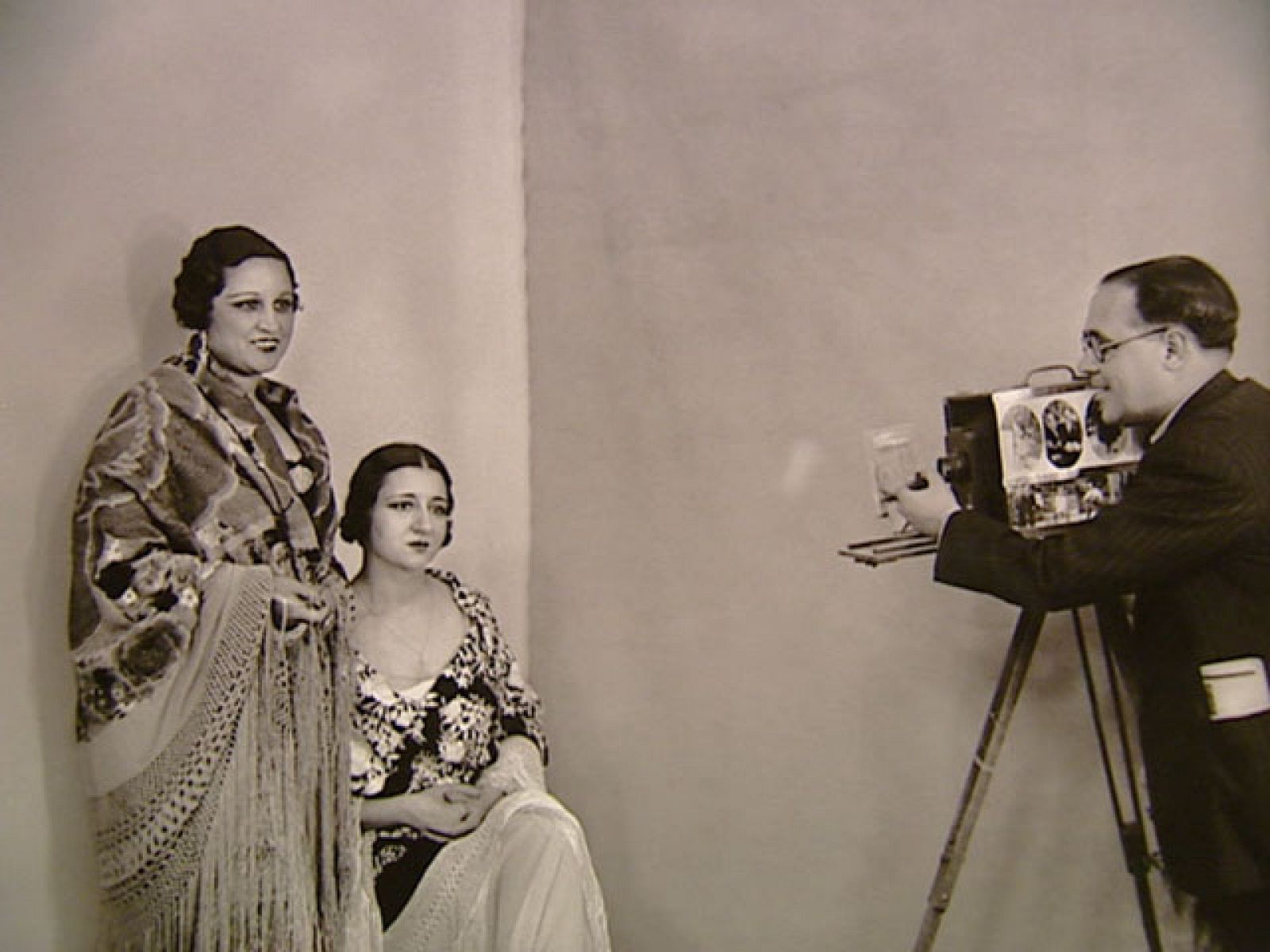 El fotógrafo retrató con su vieja Leica medio siglo de la historia de España, desde 1925 hasta 1975.