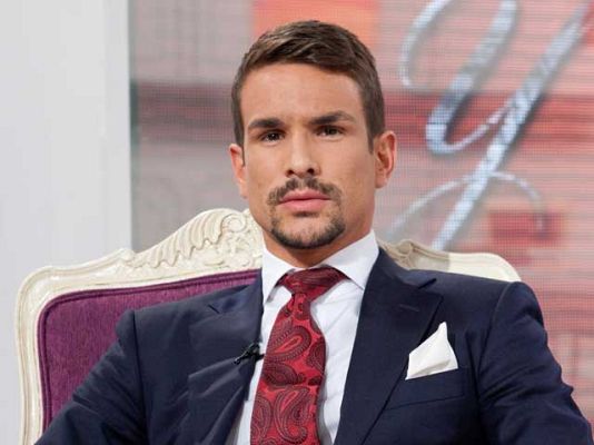 Humanos y divinos - José María Manzanares