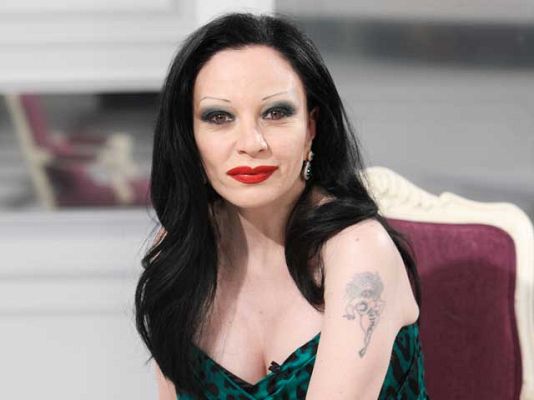 Humanos y divinos - Alaska