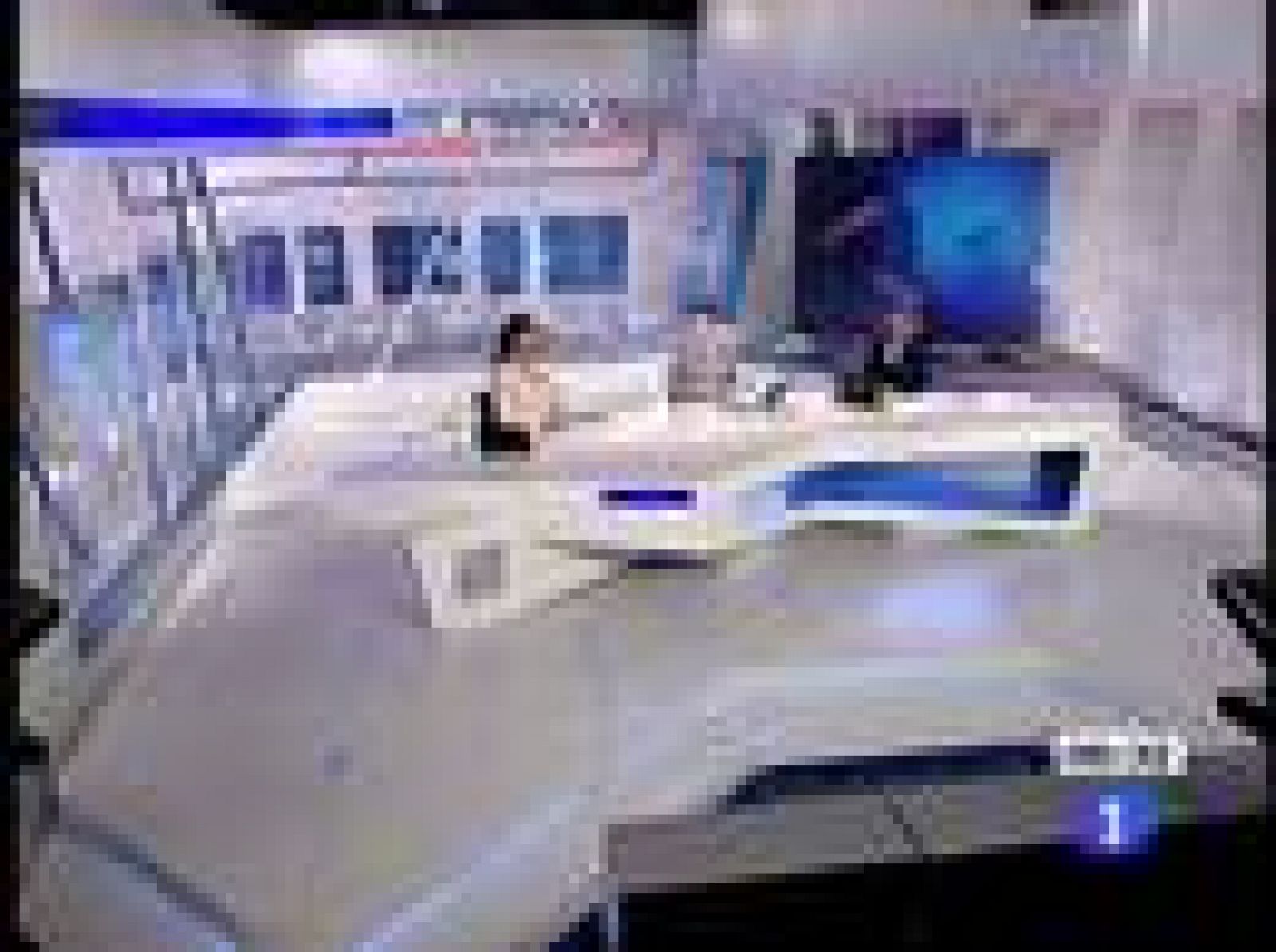 Telediario matinal en cuatro minutos - 27/10/10 | Ver