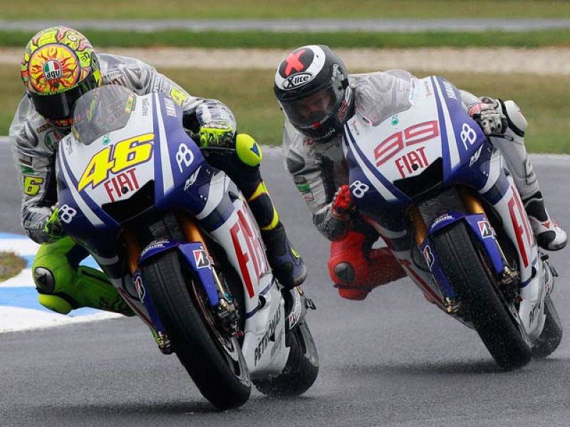 El vigésimo noveno 'Paddock GP' ofrece la información previa del Gran Premio de Portugal, la penúltima cita de la temporada 2010.