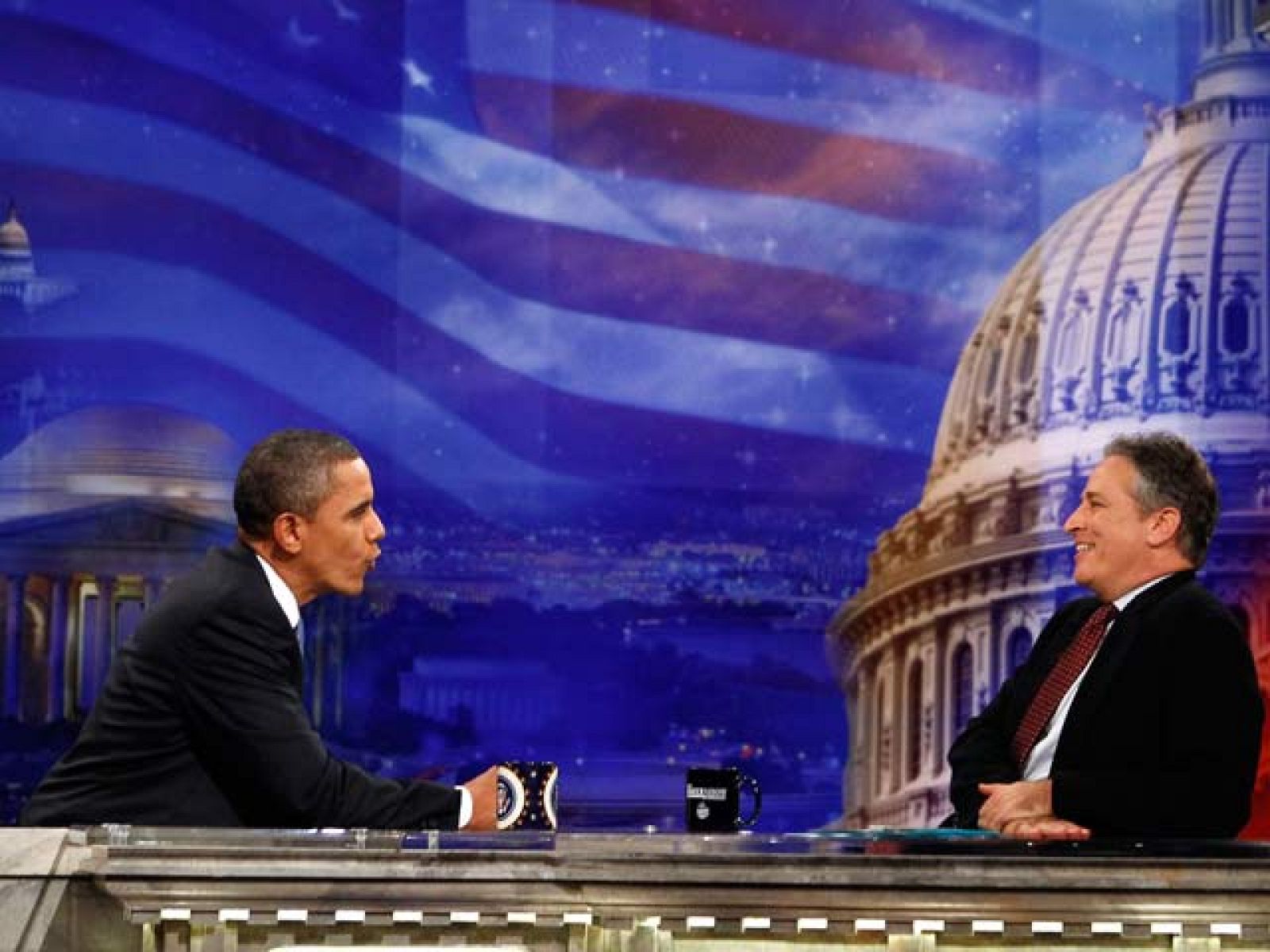 El presidente de EE.UU. ha acudido al programa del humorista Jon Stewart para tratar de seducir a los jóvenes que le votaron en 2008 y que ahora están decepcionados con su gestión.