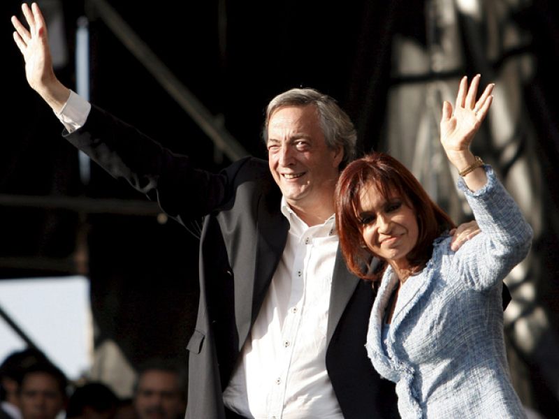 La muerte de Néstor Kirchner abre la lucha interna por dirigir el Partido Justicialista 